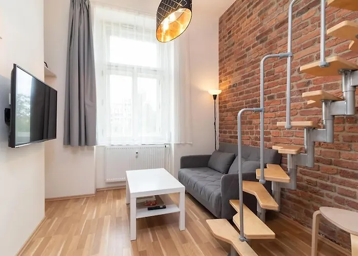 Mezzanine Beds, 10Min To Centre With Offsite Parking